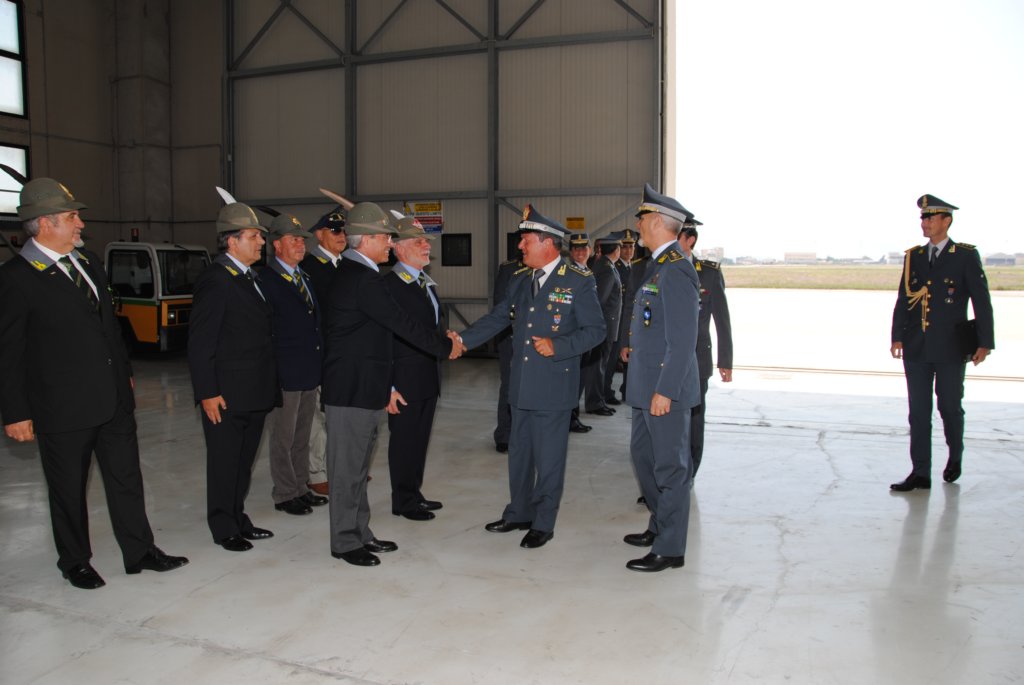 binhangar1.jpg